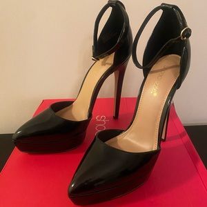 Shoedazzle patent leather pumps with strap. Brand new never worn black 8.5